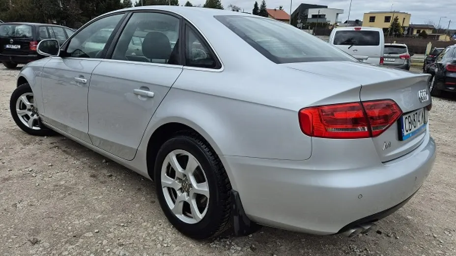 AUDI A4 -