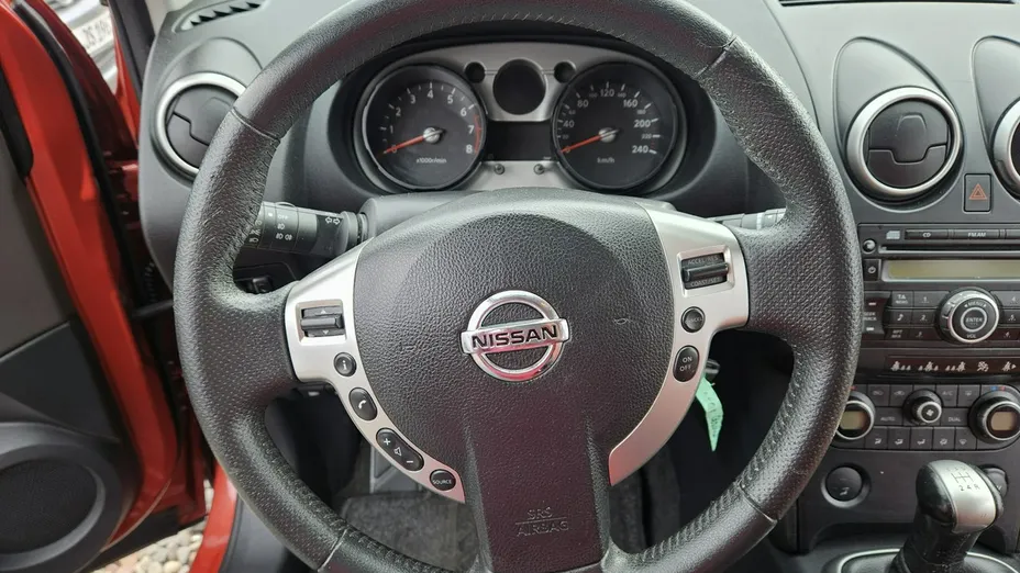 NISSAN Qashqai -