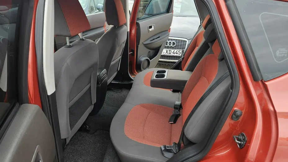 NISSAN Qashqai -