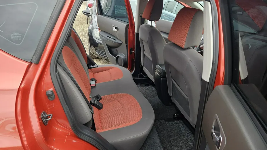 NISSAN Qashqai -
