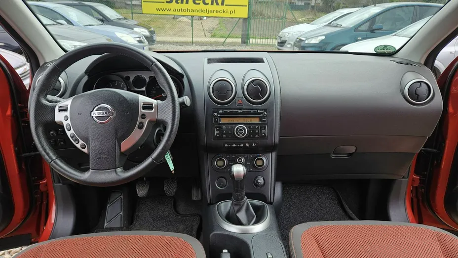 NISSAN Qashqai -
