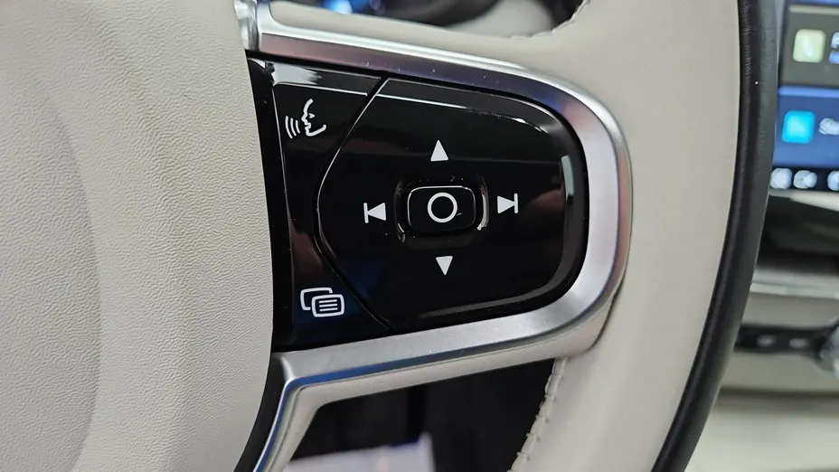 VOLVO XC60 -
