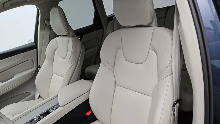 VOLVO XC60 -