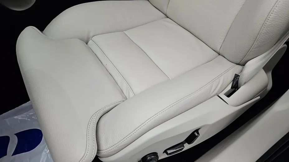 VOLVO XC60 -