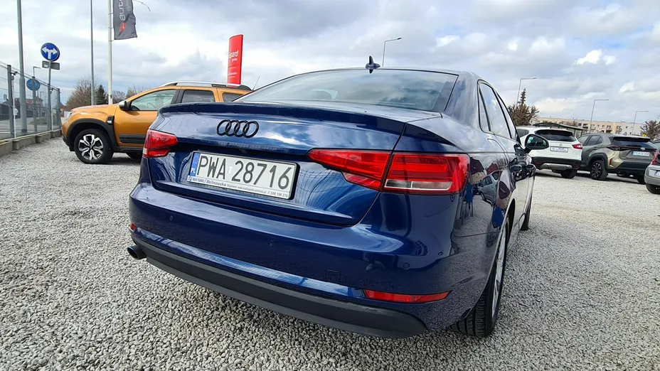 AUDI A4 -