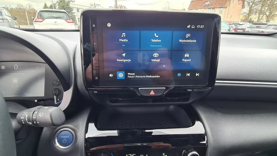TOYOTA Yaris Cross -
