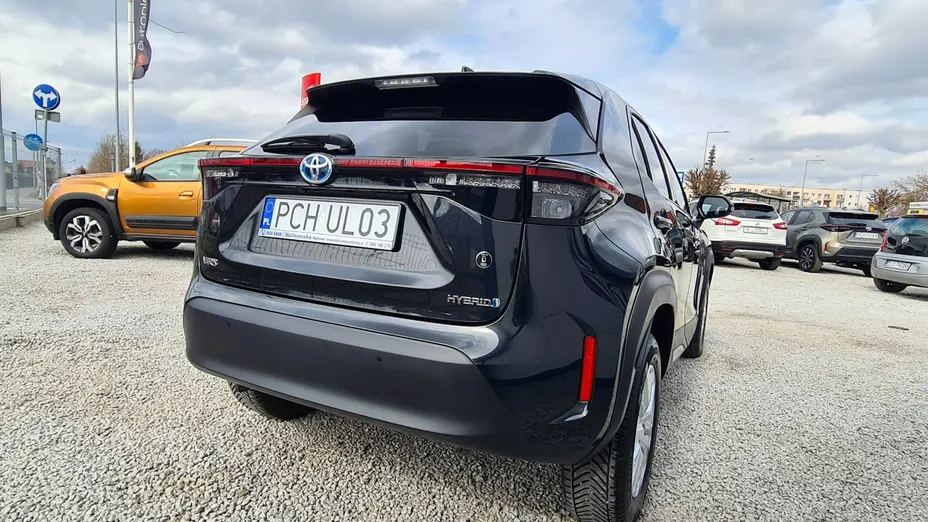 TOYOTA Yaris Cross -