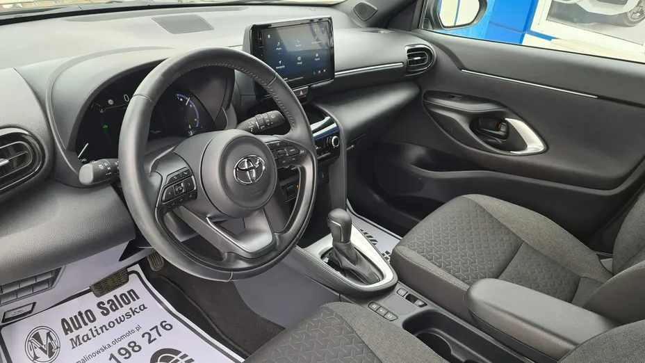 TOYOTA Yaris Cross -