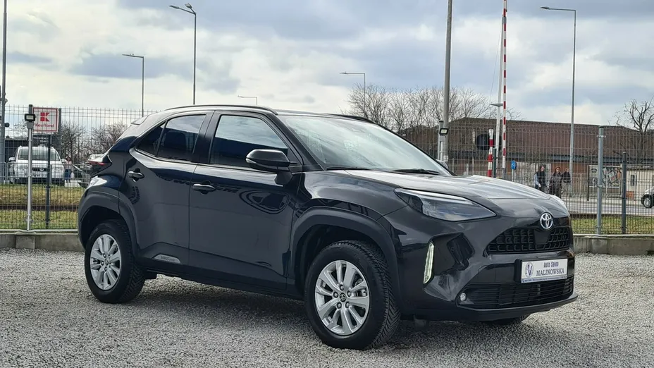 TOYOTA Yaris Cross -