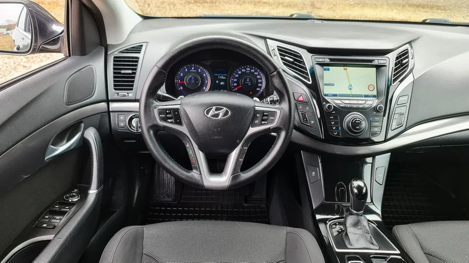 HYUNDAI i40 -