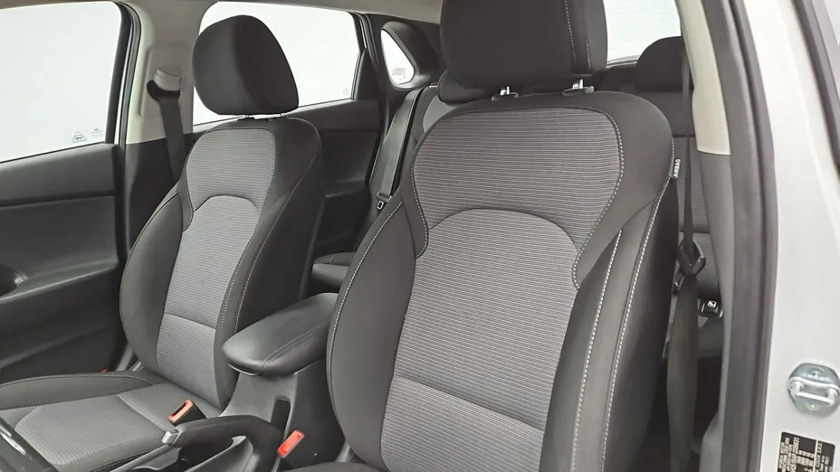 HYUNDAI i30 -