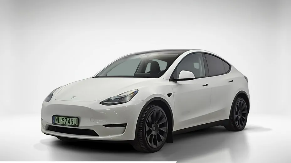 TESLA Model Y -