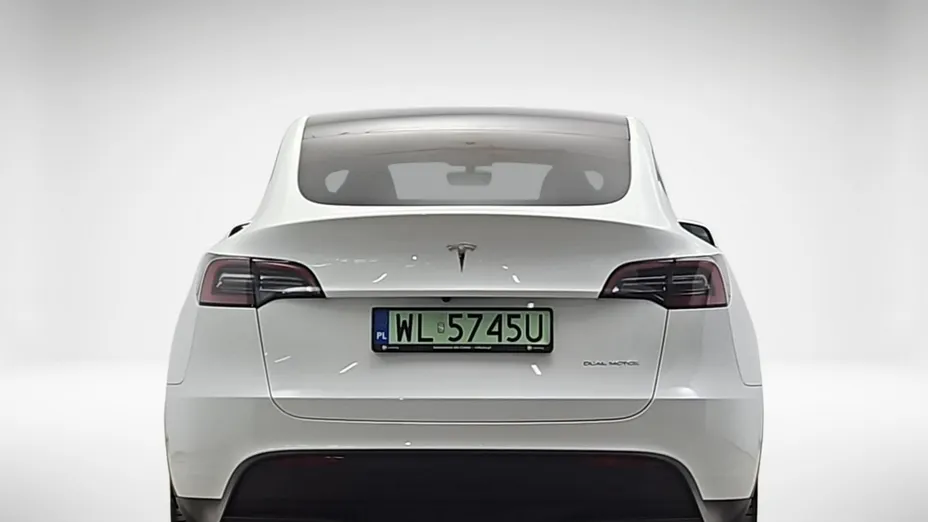 TESLA Model Y -