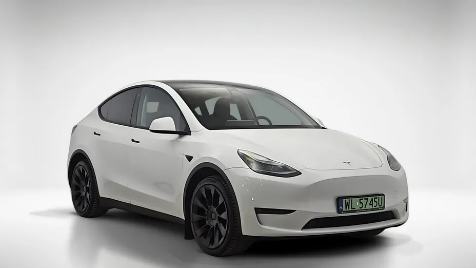 TESLA Model Y -