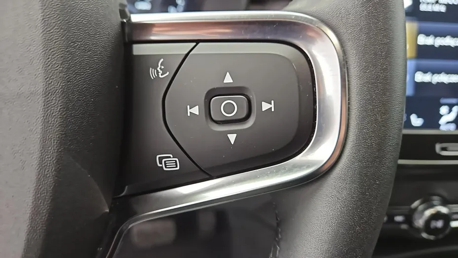 VOLVO XC40 -