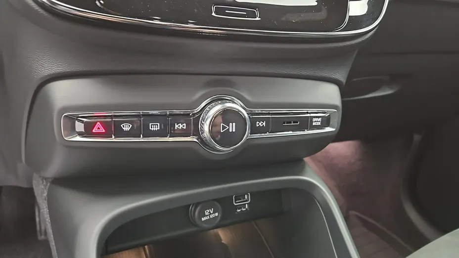 VOLVO XC40 -