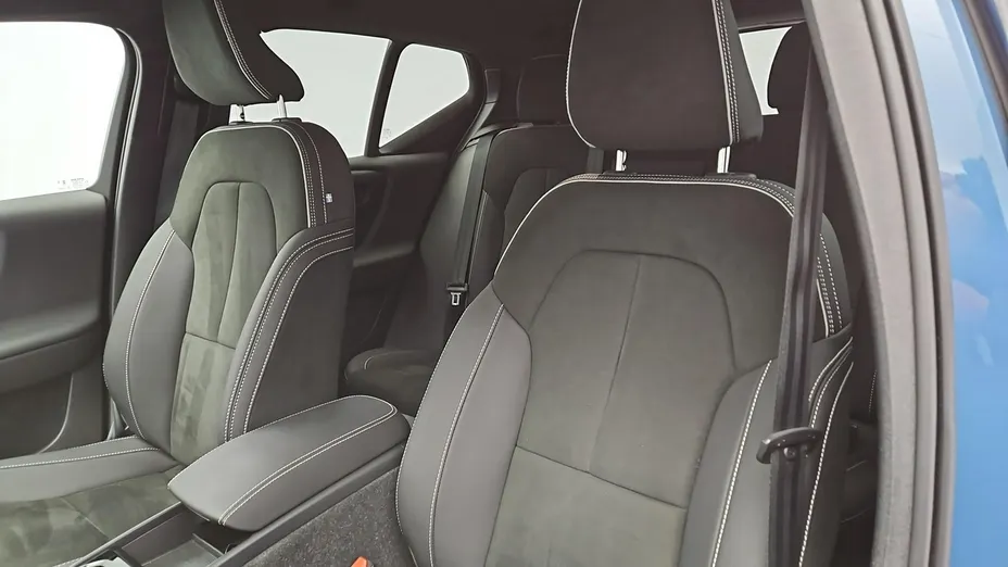 VOLVO XC40 -