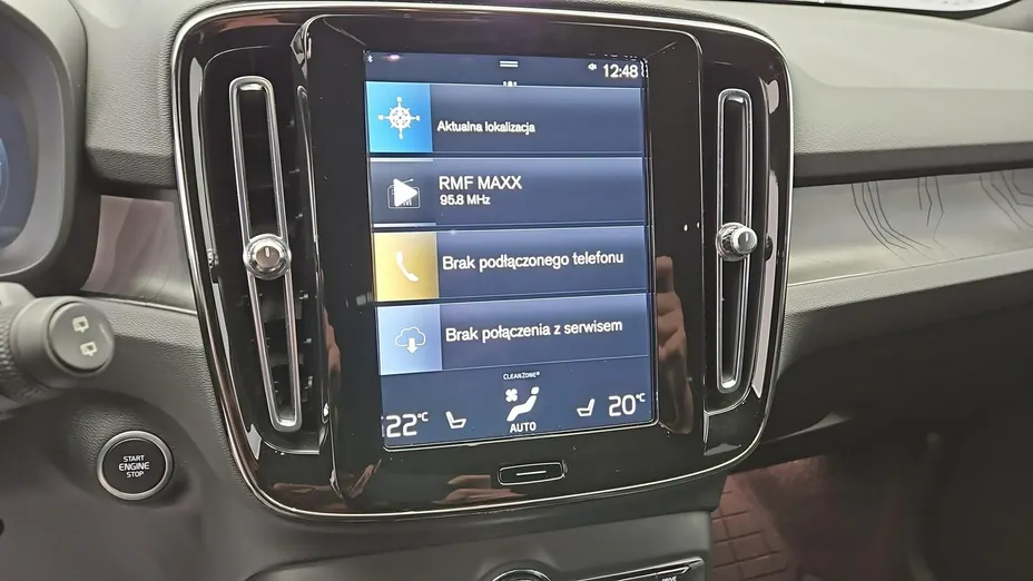 VOLVO XC40 -