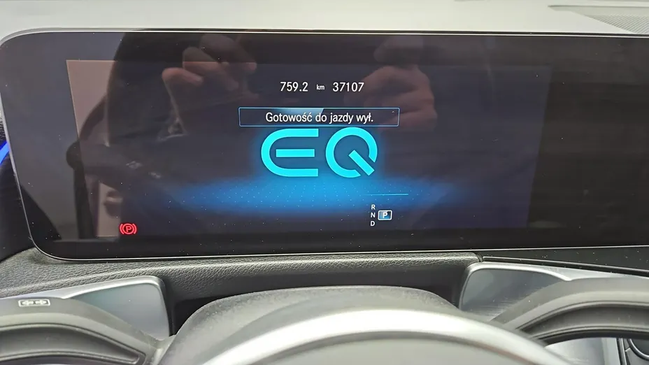 MERCEDES-BENZ EQB -
