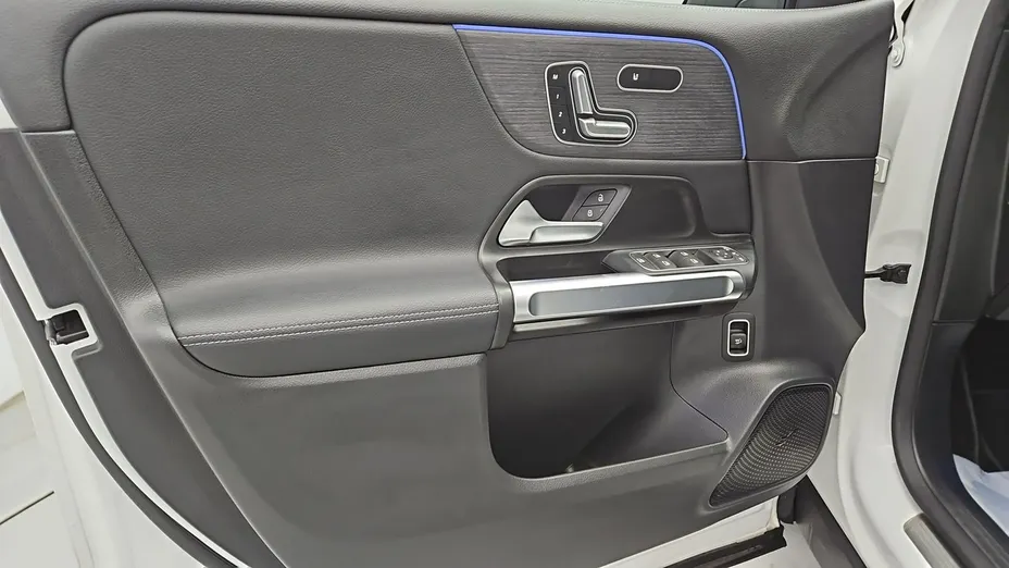 MERCEDES-BENZ EQB -