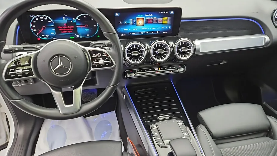 MERCEDES-BENZ EQB -