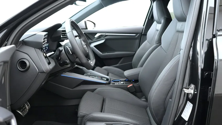 AUDI S3 Sportback -