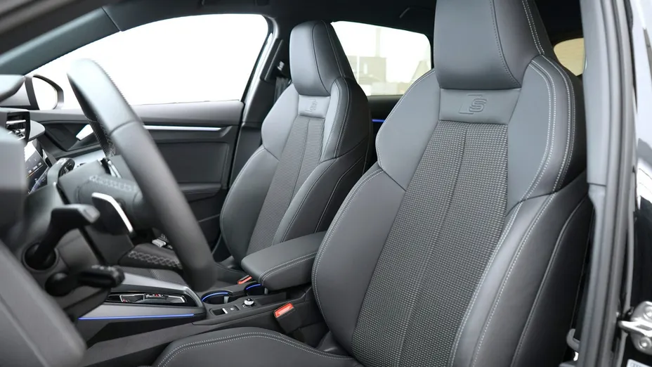 AUDI S3 Sportback -