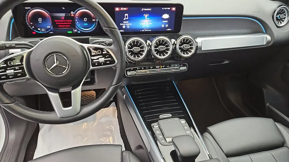 MERCEDES-BENZ EQB -