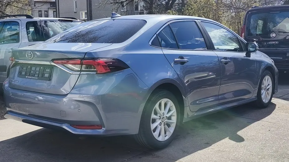 TOYOTA Corolla -