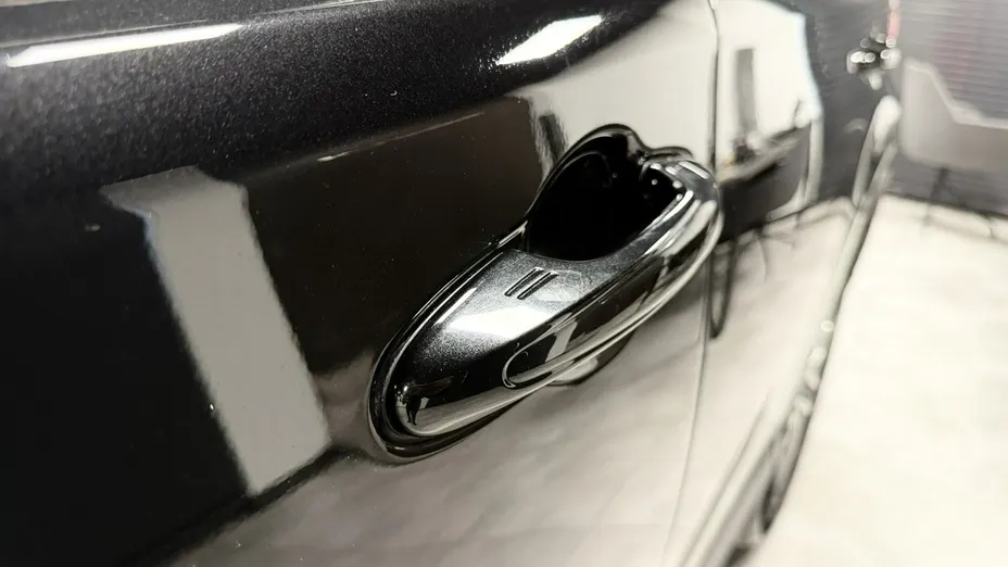 TOYOTA RAV4 -
