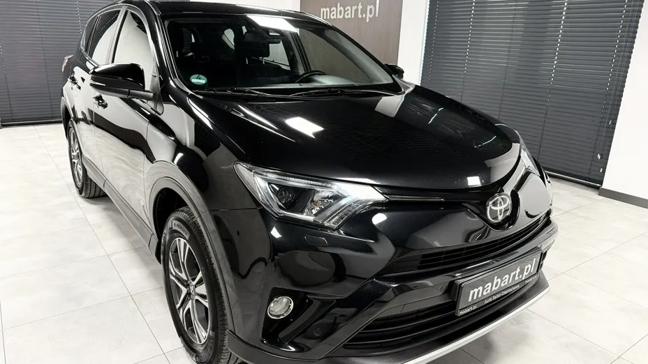 TOYOTA RAV4 -