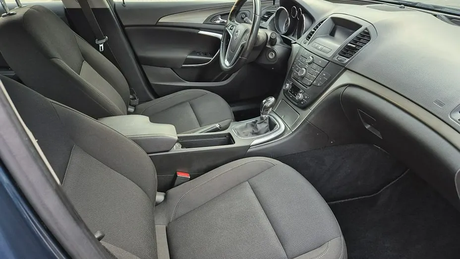 OPEL Insignia -