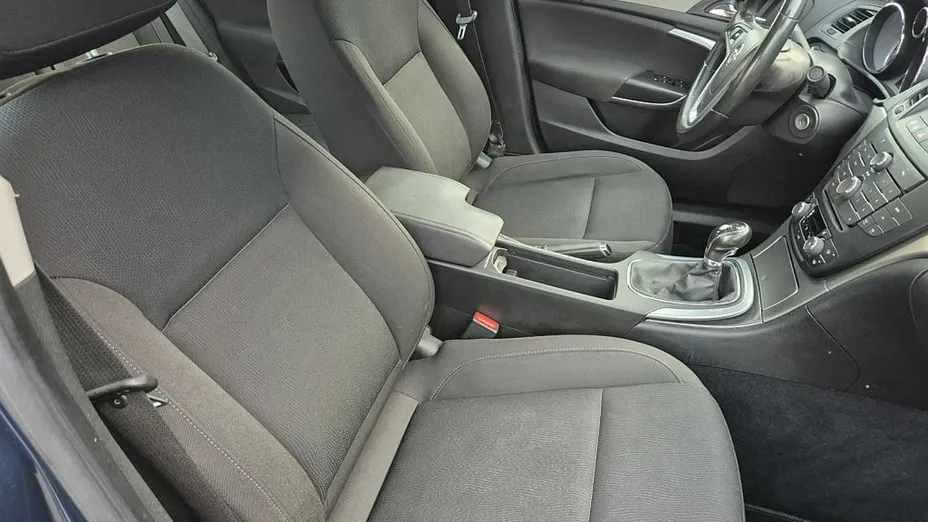 OPEL Insignia -