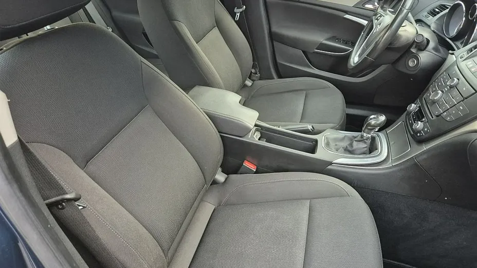 OPEL Insignia -