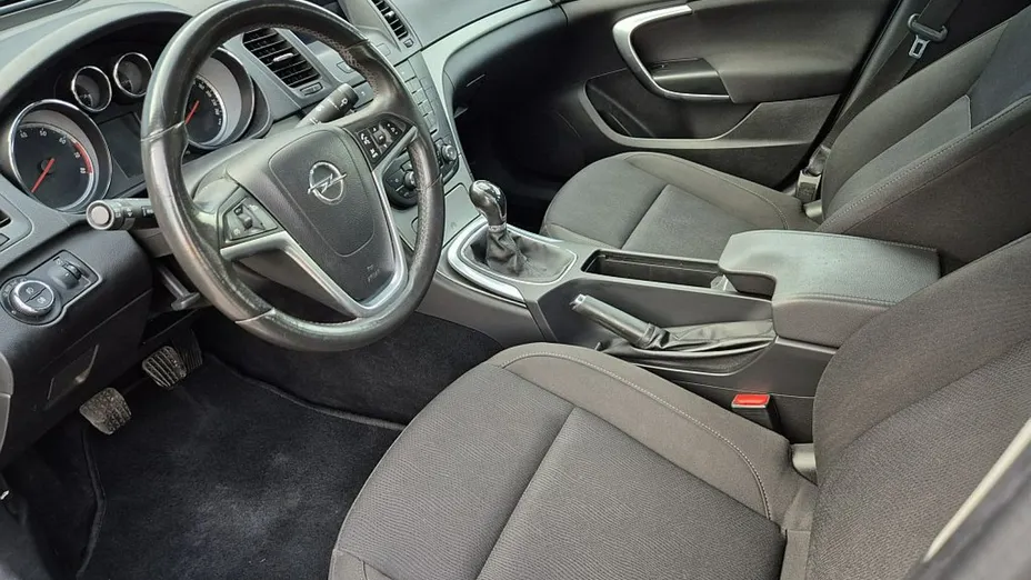 OPEL Insignia -