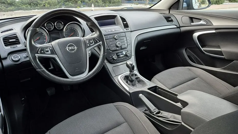 OPEL Insignia -