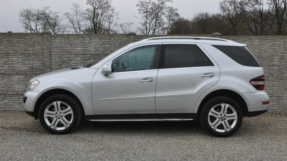 MERCEDES-BENZ ML -