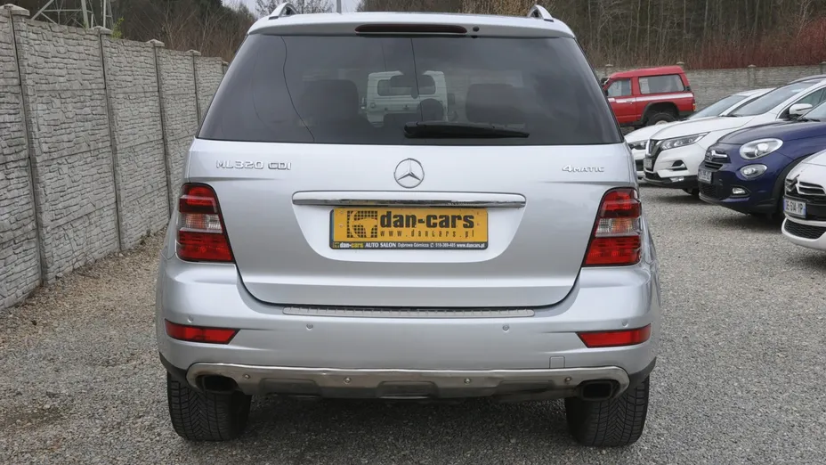 MERCEDES-BENZ ML -