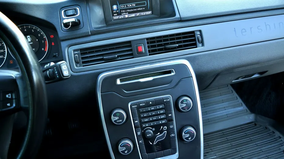 VOLVO V70 -