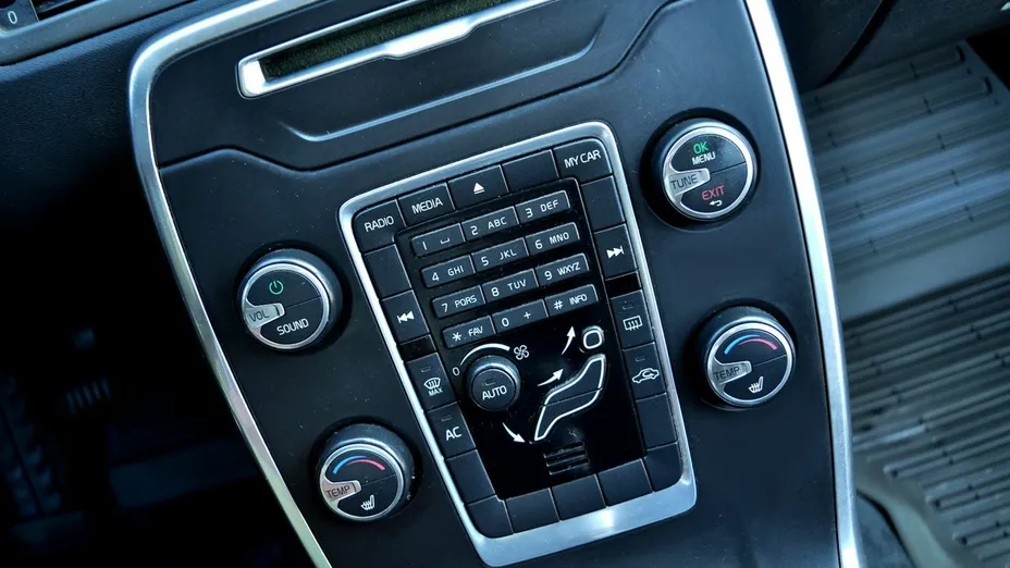 VOLVO V70 -