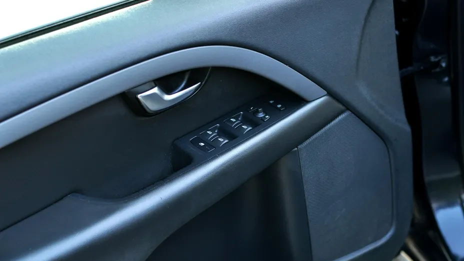 VOLVO V70 -