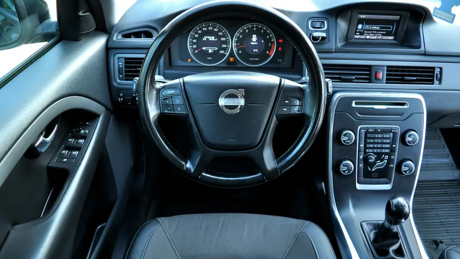 VOLVO V70 -