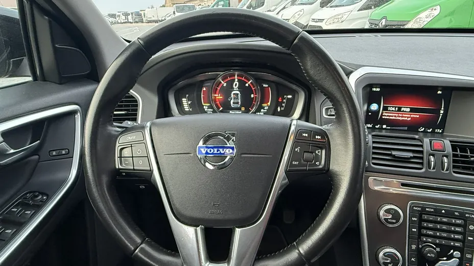 VOLVO XC60 -