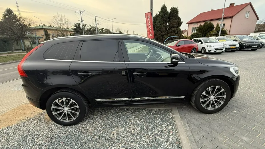 VOLVO XC60 -