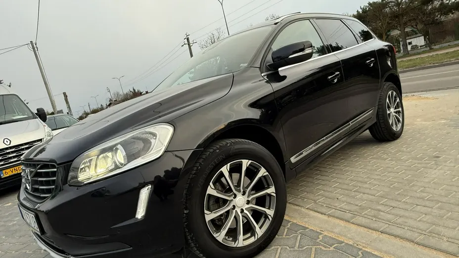 VOLVO XC60 -