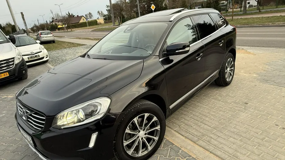 VOLVO XC60 -
