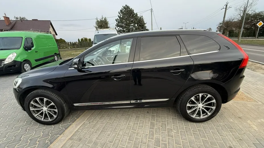 VOLVO XC60 -