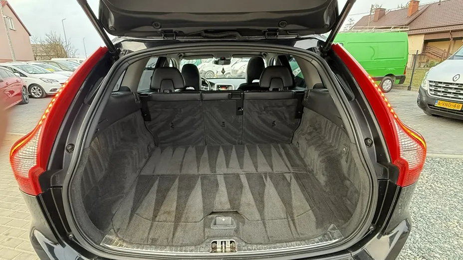 VOLVO XC60 -