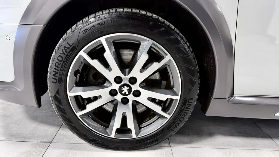 PEUGEOT 508 -