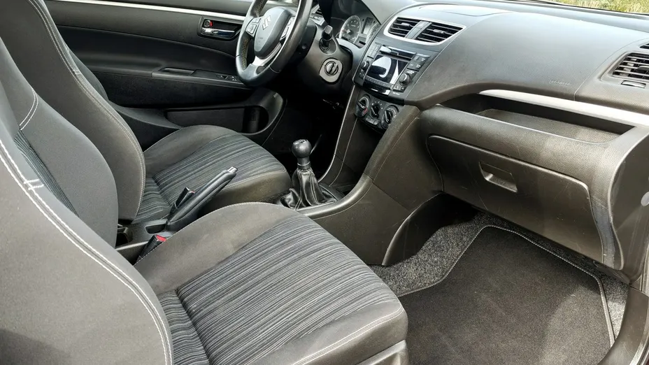 SUZUKI Swift -